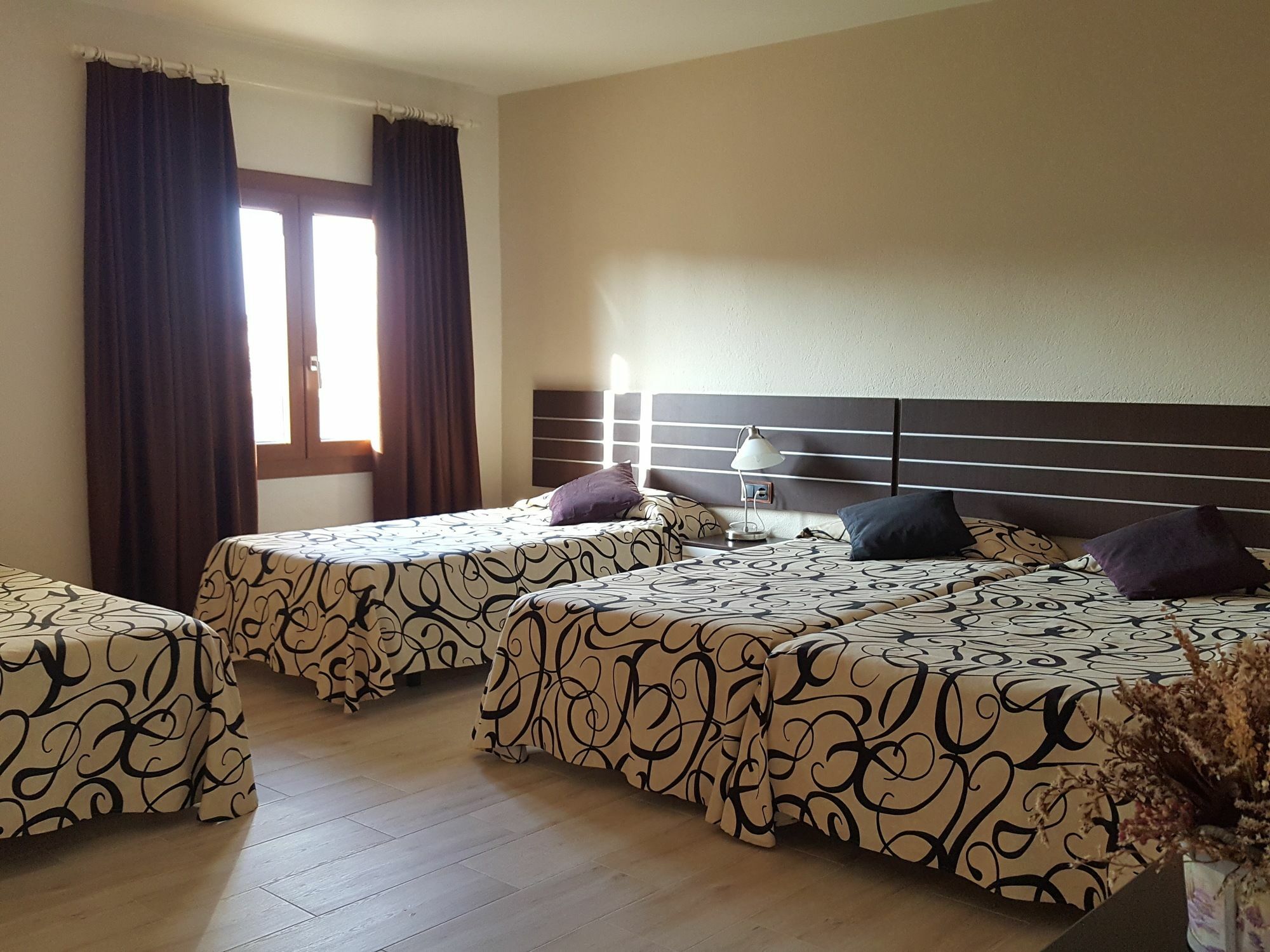 Fonda Mitja Hotel Torroella De Montgri Ngoại thất bức ảnh